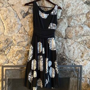 Full skirt dress - Sz M